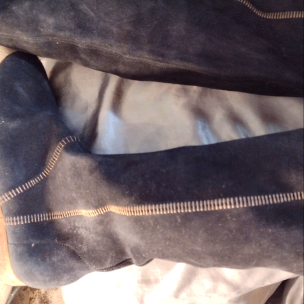 Bitching well kept condition, Free People THIGH HIGH SUED BOOTS!